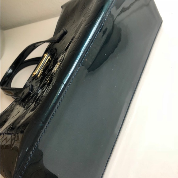 SOLD🎈Vernis Leather Tote - Picture 3 of 8